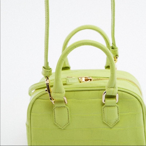 pistachio green mini leather croc design bag - Picture 5 of 13